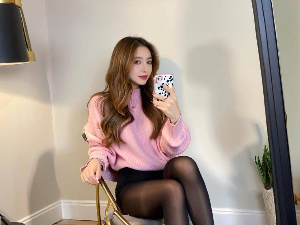 神秘性感简直是职场女性的搭配利器！九游会网址是多少经典黑色粗跟单鞋(图3)