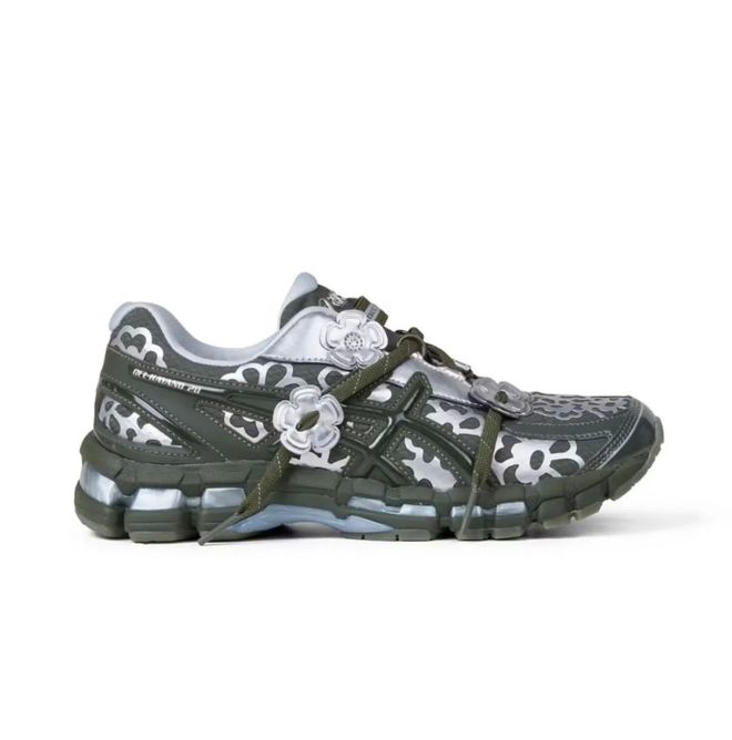 人招牌色这4双sneakers值得一冲！J9真人游戏第一品牌当「液态银」成春夏潮(图24)