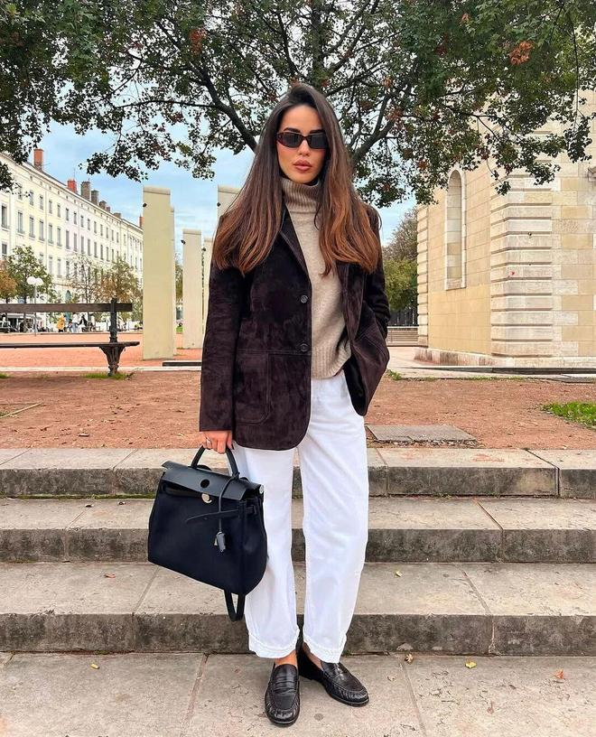 黑鞋”今秋突然火了这3双最时髦j9九游真人游戏第一品牌“小(图3)