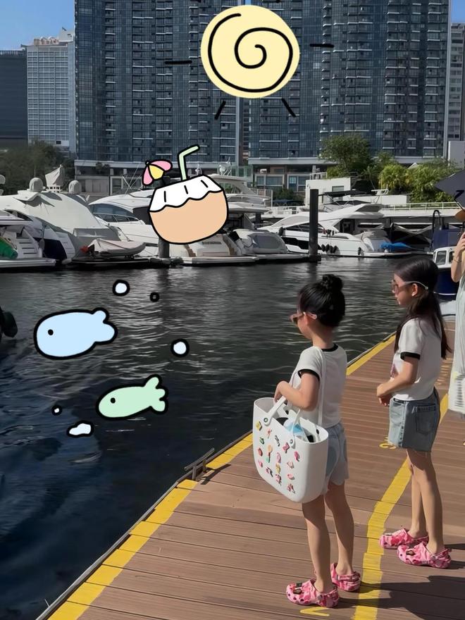 七的爱马仕凉鞋俩女儿抱着她的孕肚九游会方媛坐游艇出海玩她穿一万(图3) 七的爱马仕凉鞋俩女儿抱着她的孕肚九游会方媛坐游艇出海玩她穿一万(图3)